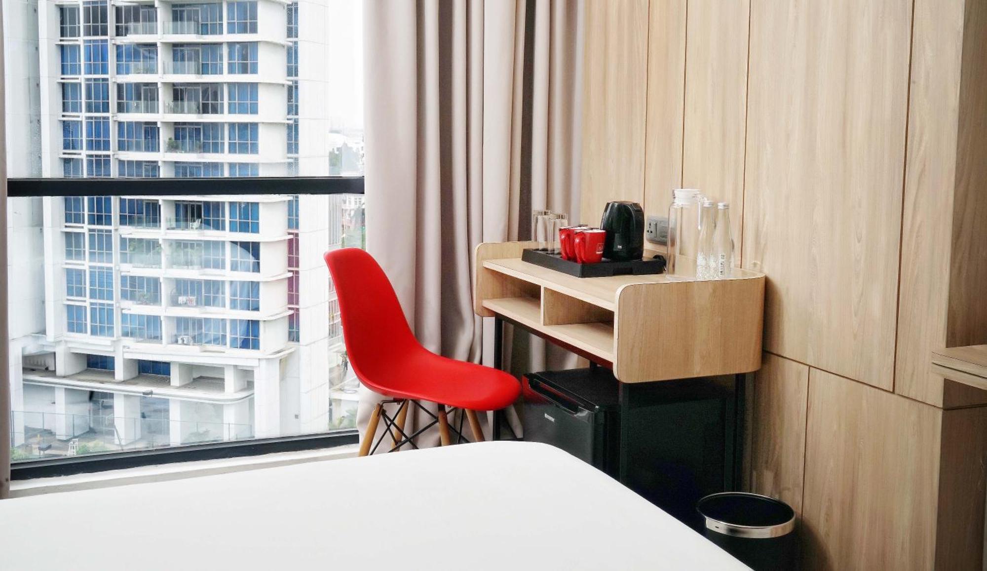 Neo Hotel Puri Indah Jakarta Exterior foto